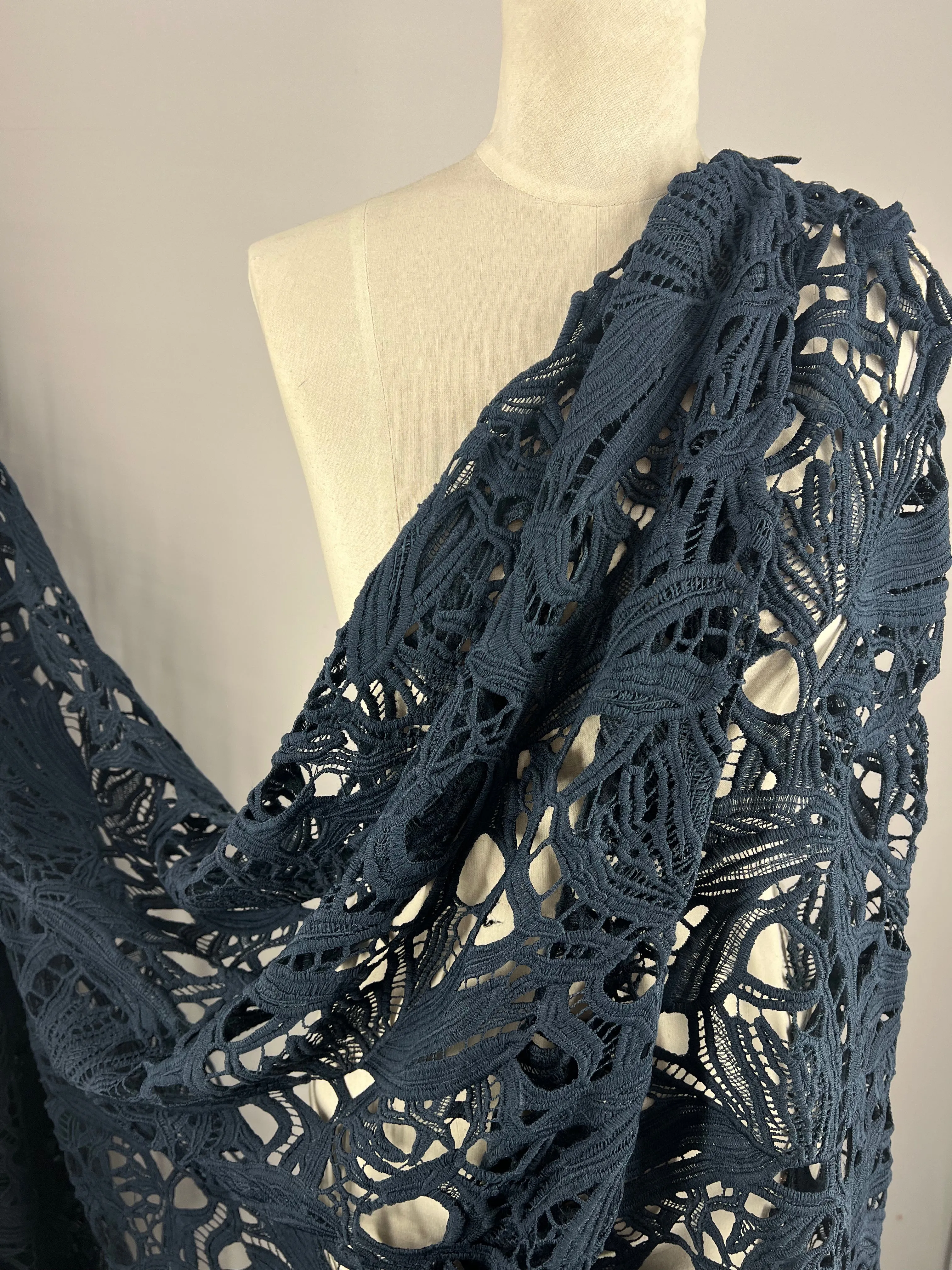 Evening Lace - Navy - 100cm