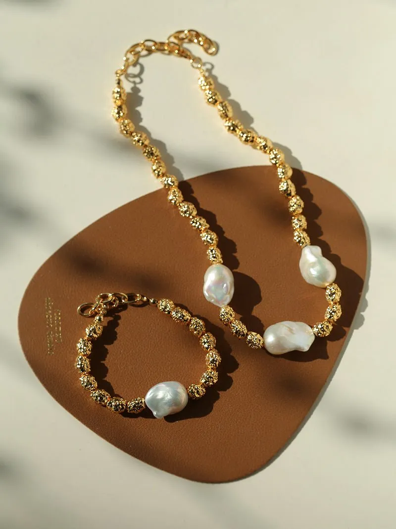 Fashionable Metallic Baroque Pearl Necklaces A Style